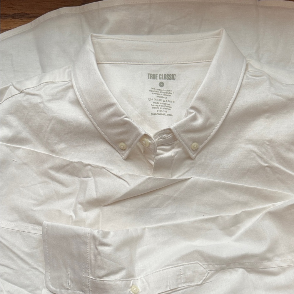 NWT Men's 3-pack  Button Down Shirts